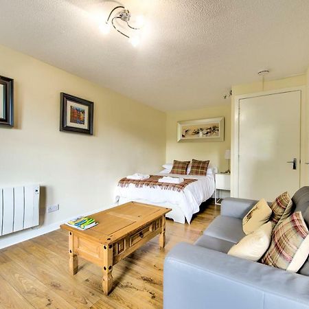 Stunning Studio Apartment Castle View Эдинбург Экстерьер фото