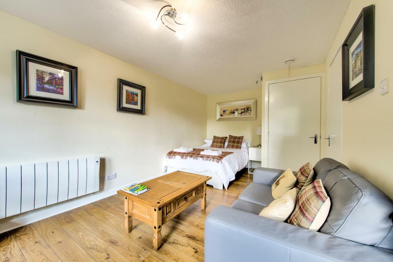 Stunning Studio Apartment Castle View Эдинбург Экстерьер фото